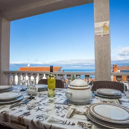 Apartman In With Seaview, Balcony, Air Condition, Wifi *