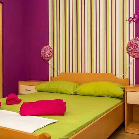 In With Seaview, Balcony, Air Condition, Wifi Apartman