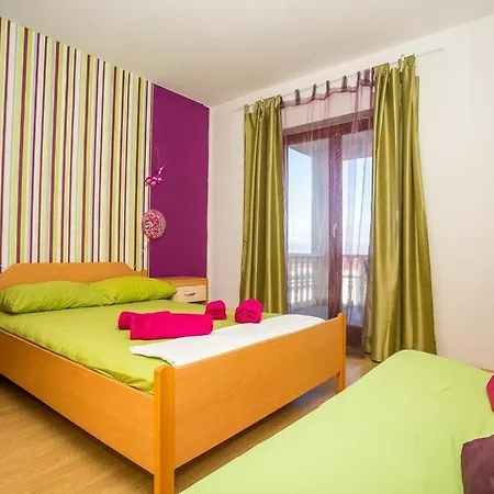 In With Seaview, Balcony, Air Condition, Wifi