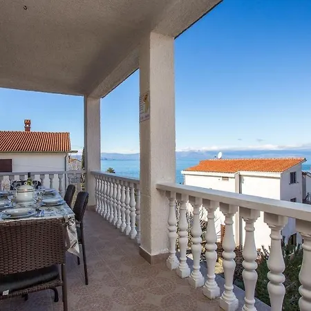 In With Seaview, Balcony, Air Condition, Wifi *