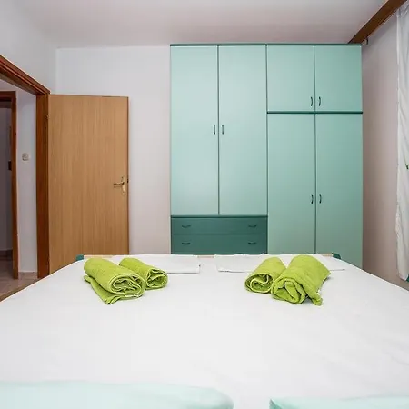 In With Seaview, Balcony, Air Condition, Wifi Njivice