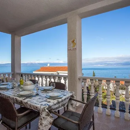 In With Seaview, Balcony, Air Condition, Wifi *