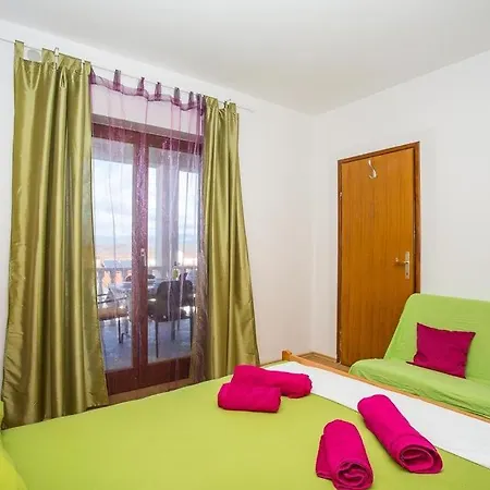 In With Seaview, Balcony, Air Condition, Wifi