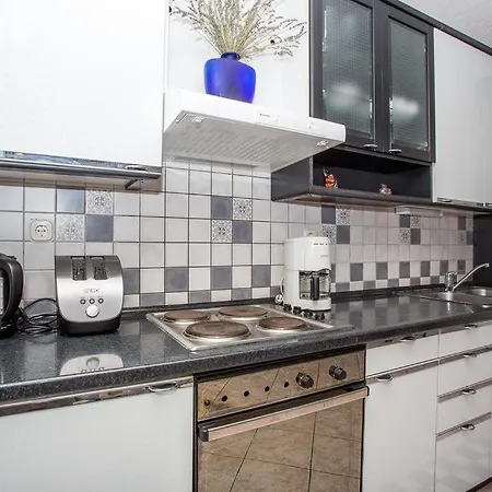 In With Seaview, Balcony, Air Condition, Wifi Njivice