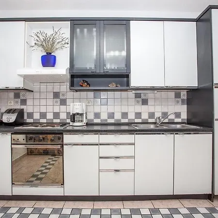 Apartment In With Seaview, Balcony, Air Condition, Wifi *