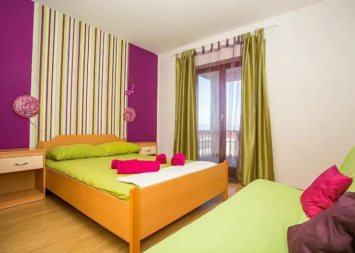 In With Seaview, Balcony, Air Condition, Wifi