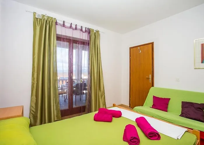 In With Seaview, Balcony, Air Condition, Wifi
