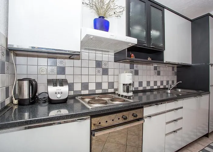 In With Seaview, Balcony, Air Condition, Wifi Njivice