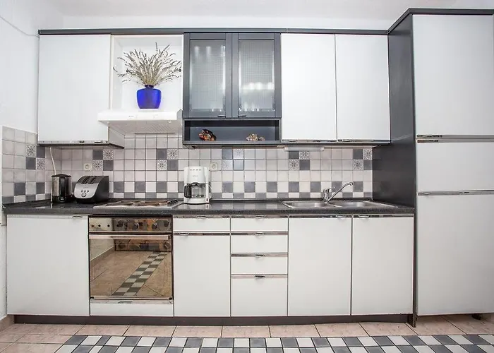 아파트 In With Seaview, Balcony, Air Condition, Wifi *